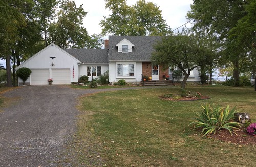 Bayberry House | Oneida Lake Getaway