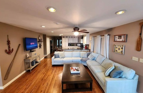 Bridgeport House | Oneida Lake Oasis