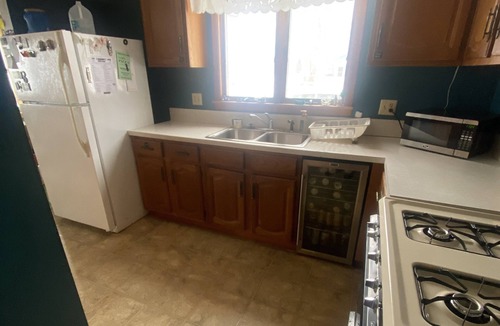 Bridgeport House | Oneida Lakefront Camp- Perfect for Winter and Summer Activities-Lower Unit