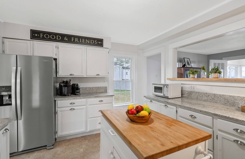 Cleveland House | Oneida Lakeside | Private Dock | Pet Friendly