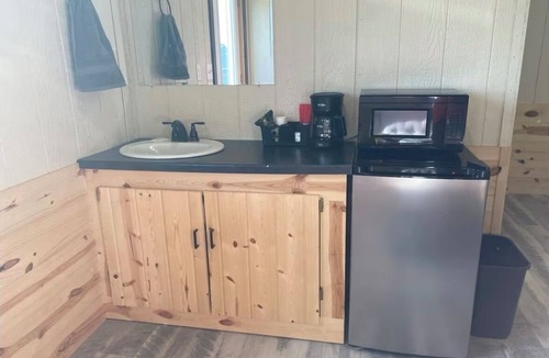 Tuthill Cabin | O’Neill Ventures’s Queen Cabin with WIFI