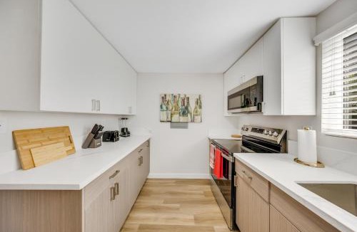 South Redondo Apartment | Oneluxstay 3BR Home Near the Beach