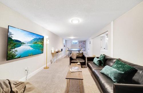 Lee's Summit House | OneNinth-Luxury Downtown Retreat