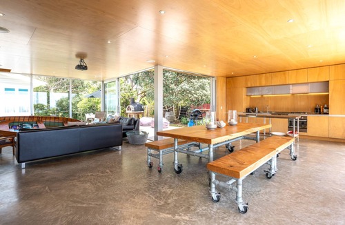 Onetangi House | ONETANGI BEACH | Be My Guest