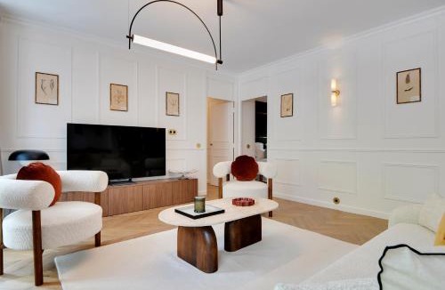 Odeon Apartment | ONIRI - Serviced Apartment in Saint Germain