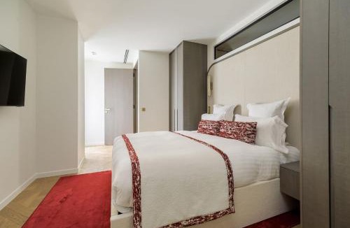 Saint-Thomas-d'Aquin Apartment | Oniri - Serviced Apartment in Saint Germain des Prés - Rue de Verneuil