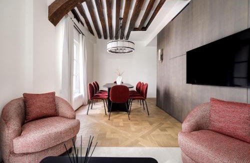 Saint-Thomas-d'Aquin Apartment | Oniri - Serviced Apartment in Saint Germain des Prés - Rue de Verneuil