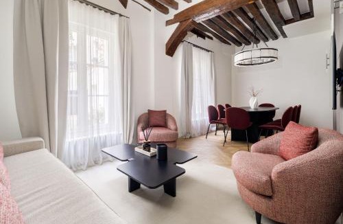 Saint-Thomas-d'Aquin Apartment | Oniri - Serviced Apartment in Saint Germain des Prés - Rue de Verneuil