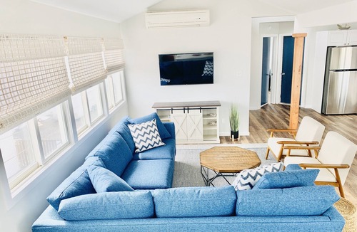 South Beach Haven House | Only 2 August Weeks Left! 1 house off Beach, 3 Decks, Ocean & Bay Views