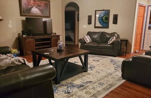 Butte Des Morts House | Only 30 minutes from Lambeau Field.