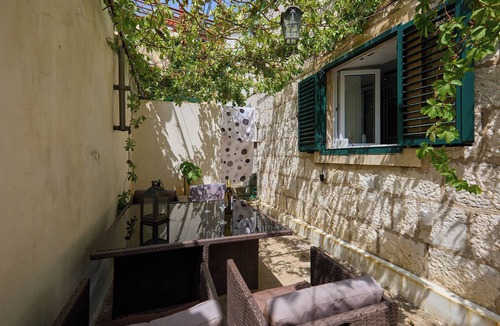 Ploce Apartment | Only a step to the Old city gates
