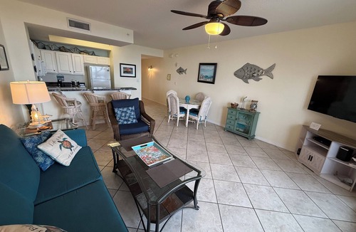 Navarre Beach Condo | ONLY BETWEEN 5/16 -5/20 - 149 NIGHTLY - 3 NIGHT MIN WITH DAILY BEACH SERVICE !