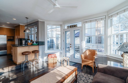 Rogers Park House | Only Urban Beach House in Chicago
