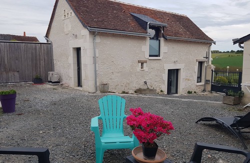 Theneuil Bed & Breakfast | Onna's bed and breakfast