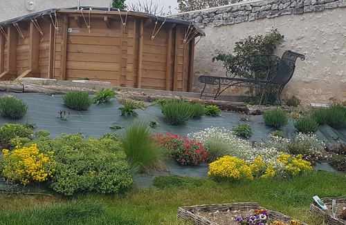 Theneuil House | Onna's bed and breakfast