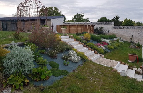 Theneuil House | Onna's bed and breakfast