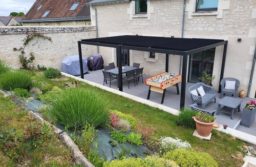 Theneuil House | Onna's bed and breakfast