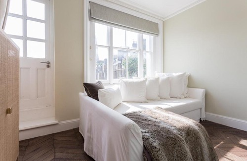South Kensington Apartment | Onslow Gardens XXII by Onefinestay