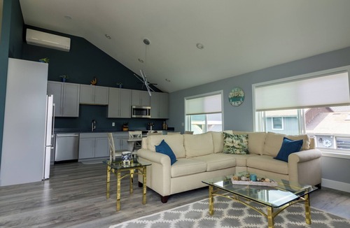 Sterling House | Ontario Blue. Modern 3-bedroom house with AC in charming Fair Haven.