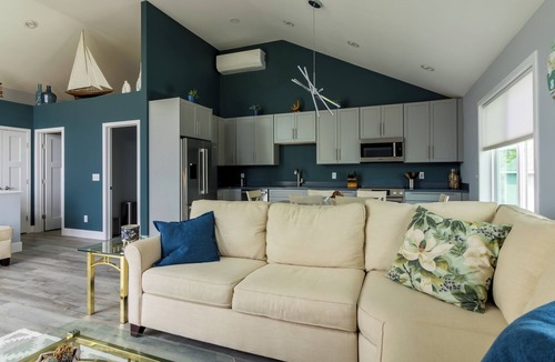 Sterling House | Ontario Blue. Modern 3-bedroom house with AC in charming Fair Haven.