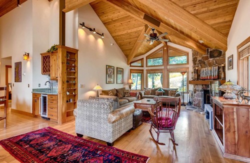 Deer Valley Hotel | Ontario Lodge #5