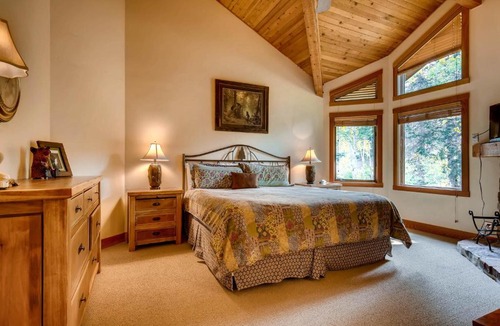 Deer Valley Hotel | Ontario Lodge #5