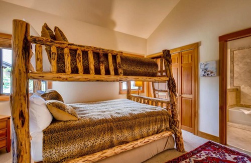 Deer Valley Hotel | Ontario Lodge #5