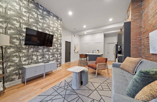 Latin Quarter Apartment | Ontario Loft Suites