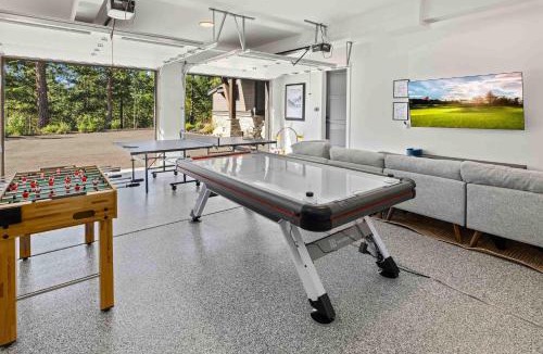 Ronald House | Onyx