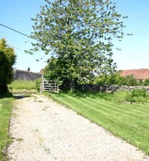 Stanton Drew Apartment | Oolitic Springs