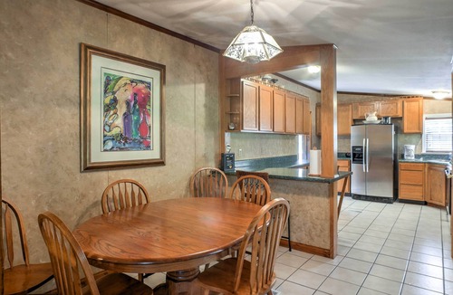 Ooltewah Cottage | Ooltewah Cabin w/Grill, Pool Table & Porch!