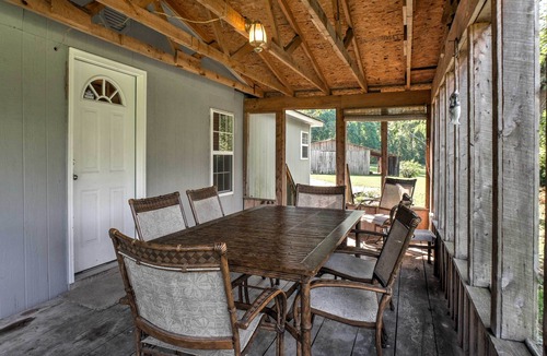 Ooltewah Cottage | Ooltewah Cabin w/Grill, Pool Table & Porch!