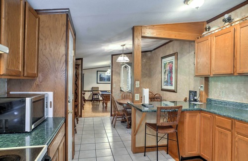 Ooltewah Cabin | Ooltewah Cabin w/Grill, Pool Table & Porch!