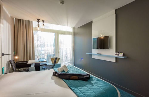 Balaruc-les-Bains Hotel | Opéralia Hôtel Les Pins