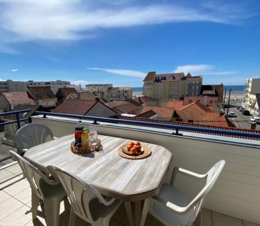 Merlimont-Plage Apartment | Opale beach, Merlimont,100msea,2 bedrooms, parking