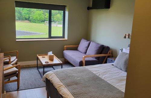 Barrow Gurney House | Open Acres Accommodation