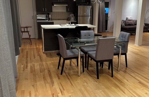 Chateauguay Apartment | Open Air Condo! EV Charging Station! Private courtyard, 10-minute casino