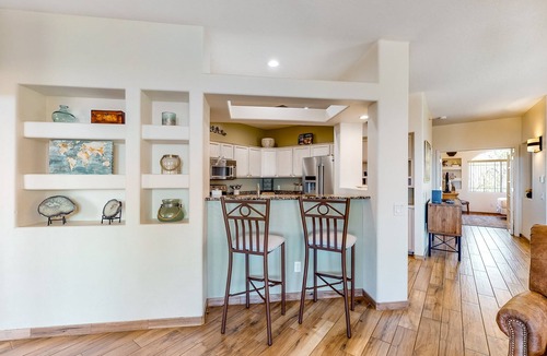 Rancho Vistoso Condo | Open & bright condo with WiFi, W/D, pool, hot tub & panoramic views