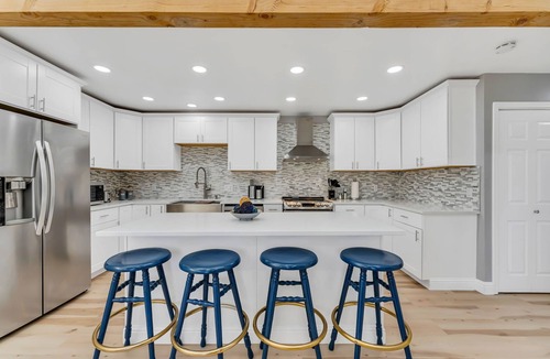 Northeast Reno Condo | Open calender. Washer/dryer. Complementary Netflix. Struck Gold
