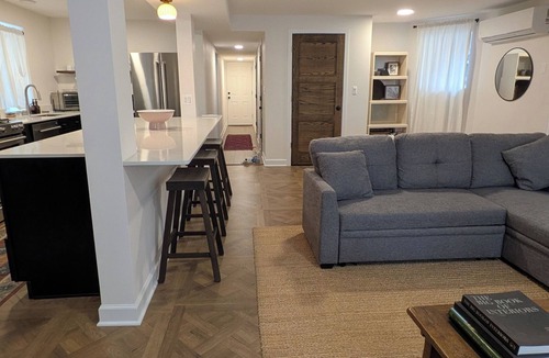 Palmer Square Apartment | Open Concept Garden Unit in Logan Square