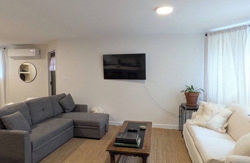 Palmer Square Apartment | Open Concept Garden Unit in Logan Square