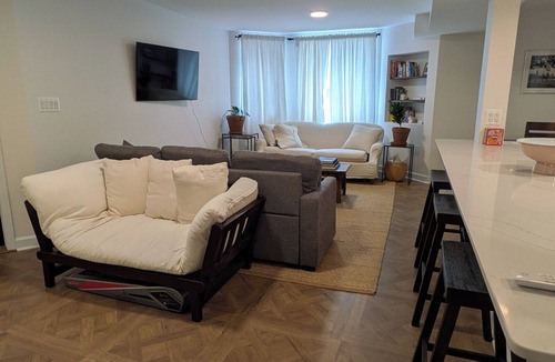 Palmer Square Apartment | Open Concept Garden Unit in Logan Square