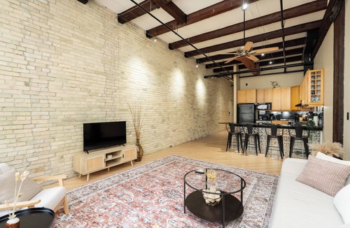 Exchange District Condo | Open-Concept Loft Exchange District | 1 Bed | 1 Bath |