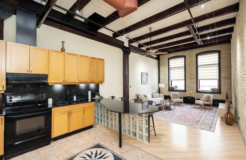 Exchange District Condo | Open-Concept Loft Exchange District | 1 Bed | 1 Bath |