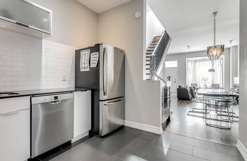 Bickford Park Apartment | Open Concept Modern Little Italy Home