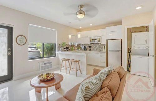 Beverly Heights Apartment | Open-Concept Urban Stay