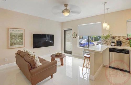 Beverly Heights Apartment | Open-Concept Urban Stay