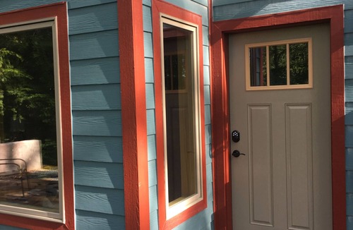 Bakersville Apartment | Open, cozy studio apartment getaway!