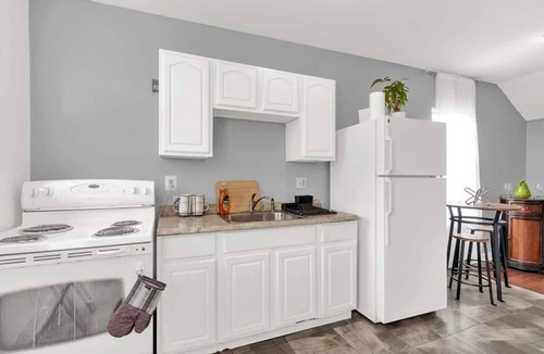 Norris Square Apartment | Open Flat by Park & Metro