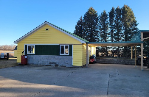 Filion Apartment | Open floor plan, Kitchen, bathroom, sleeps 4, Country Setting